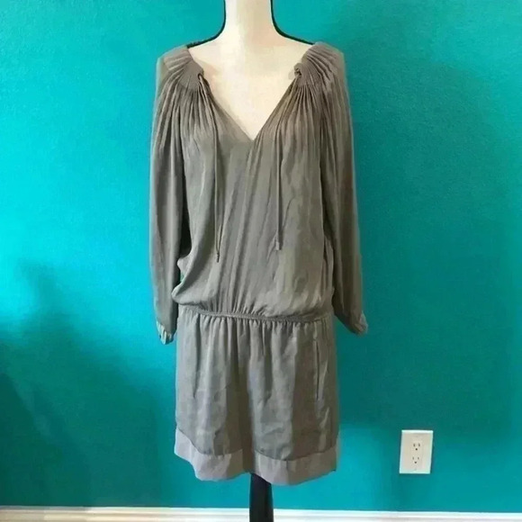 DVF Diane Von Furstenberg MIKINO Pleated Mini Tunic Dress Gray size 4 - Picture 1 of 4